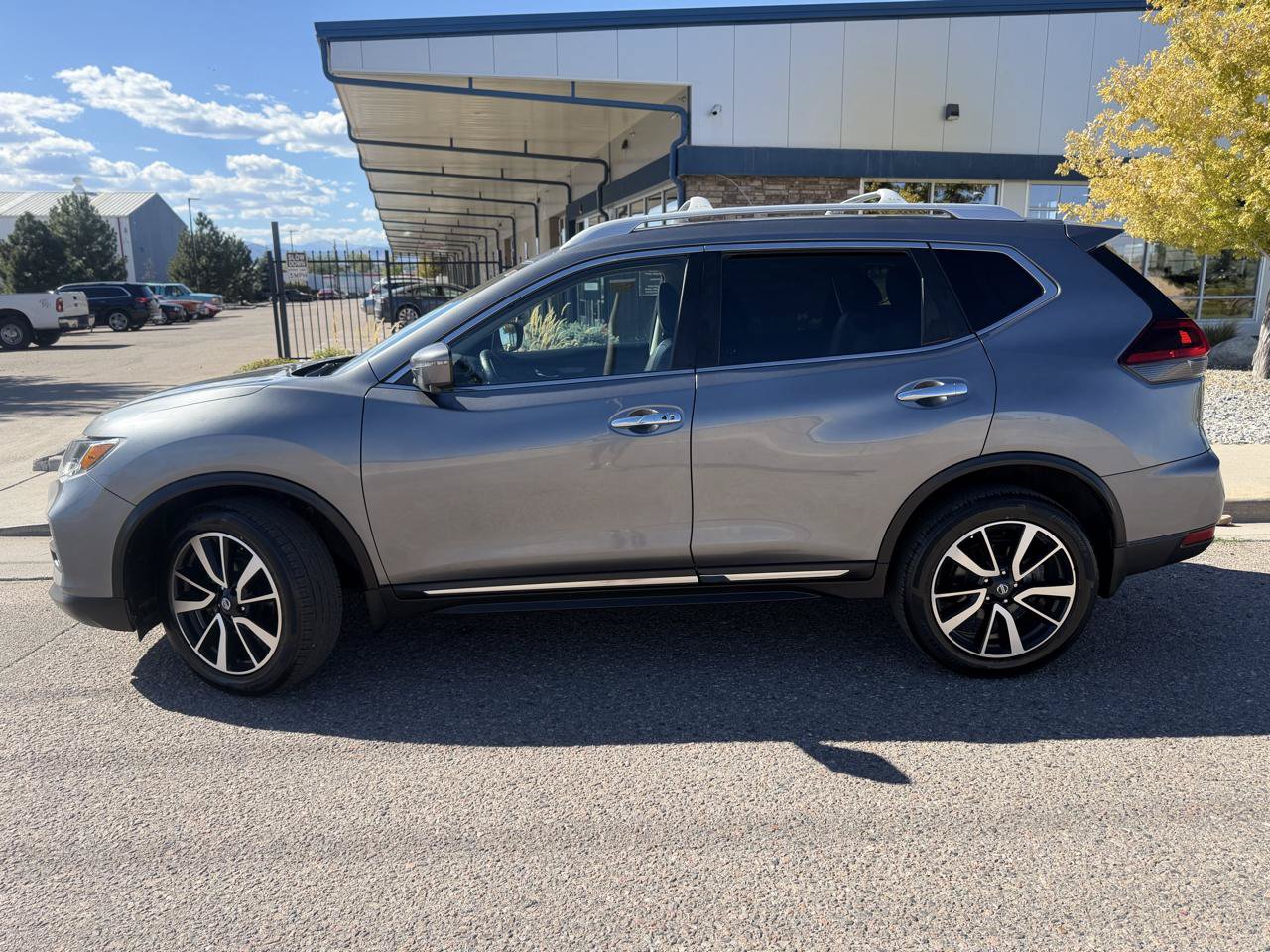 Used 2020 Nissan Rogue SL AWD/4WD image 2