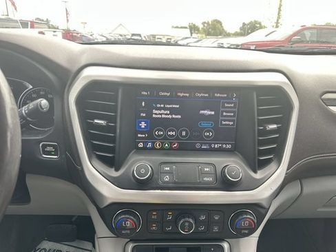 Used 2020 GMC Acadia SLT FWD image 11