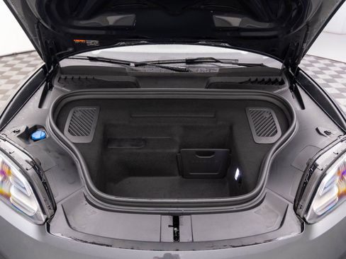 Certified 2025 Porsche Macan 4 Electric image 29