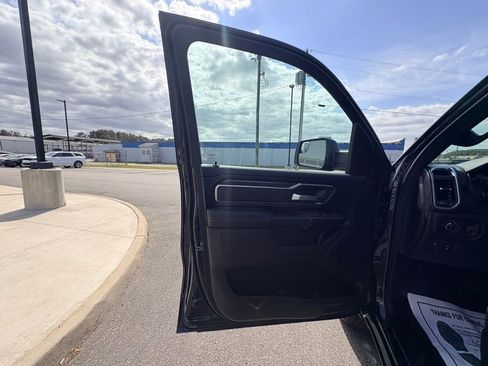 New 2026 RAM 1500 4x4 Crew Cab image 17
