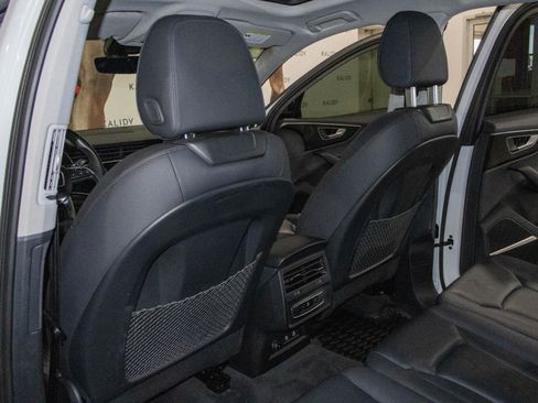 Used 2022 Audi Q7 Premium Plus image 9