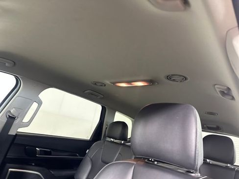 Used 2023 Kia Telluride LX image 12