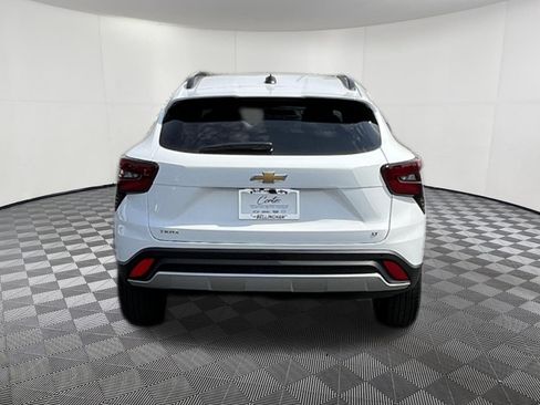 Used 2026 Chevrolet Trax LT w/ Driver Confidence Package FWD image 5