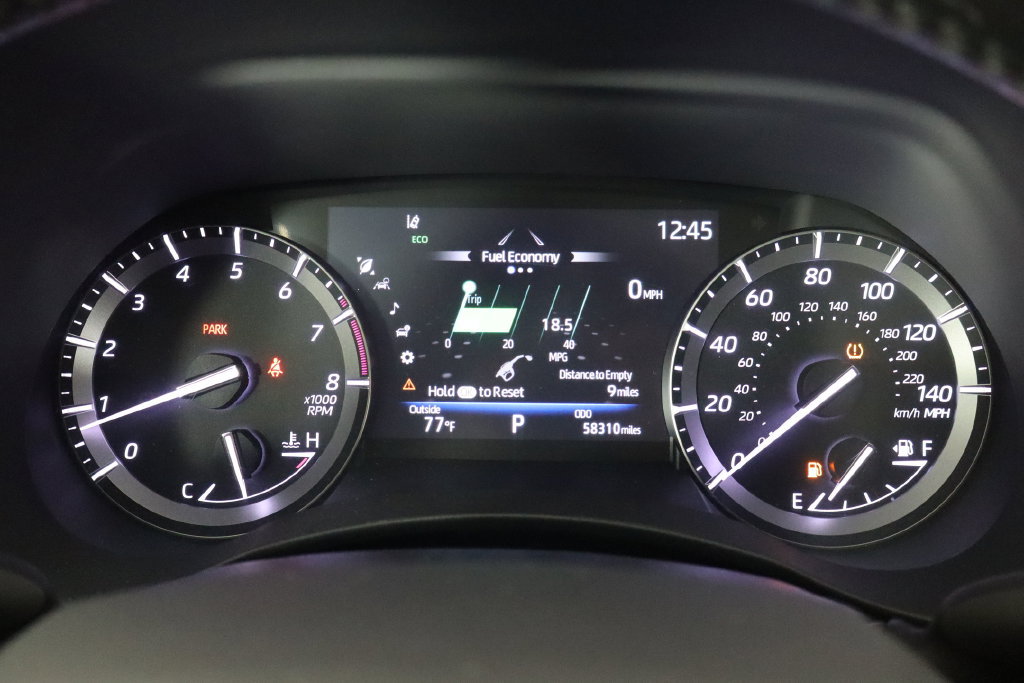 Used 2021 Toyota Highlander XLE FWD image 11