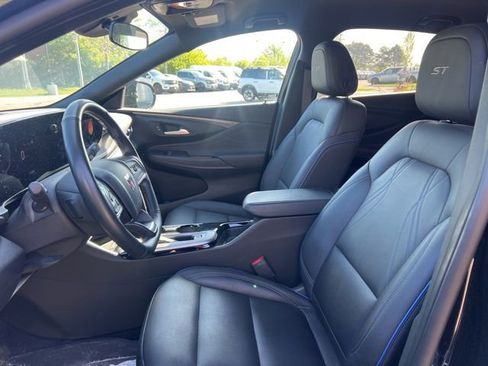 Used 2024 Buick Envista Sport Touring w/ Convenience I Package FWD image 19