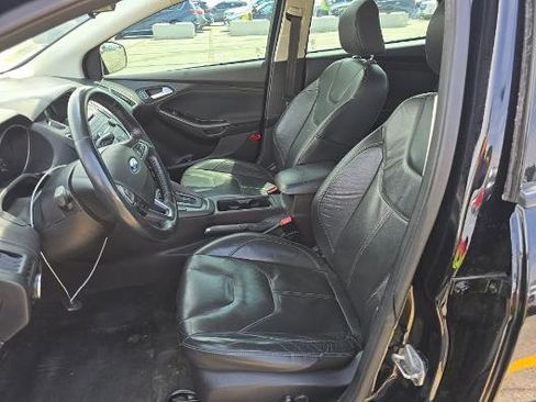 Used 2016 Ford Focus SE w/ Equipment Group 201A FWD image 6