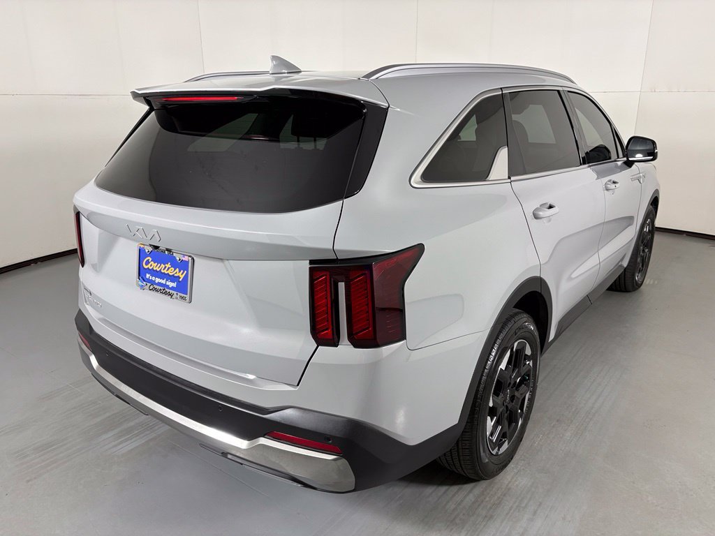 Used 2025 Kia Sorento S w/ Panoramic Sunroof Package FWD image 8