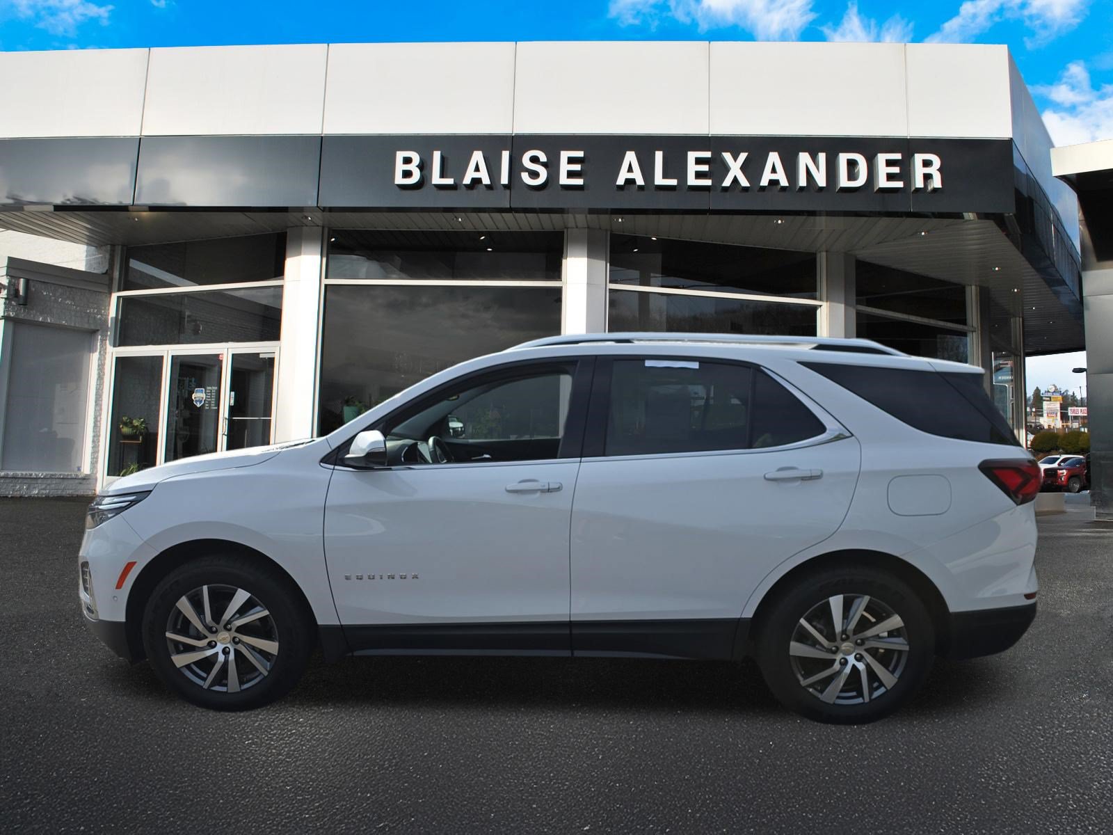 Used 2024 Chevrolet Equinox Premier AWD/4WD image 8