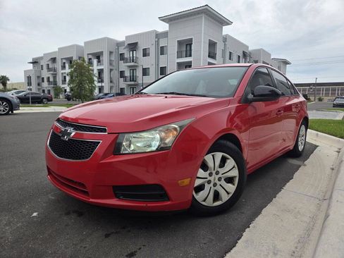 Used 2014 Chevrolet Cruze LS FWD image 1