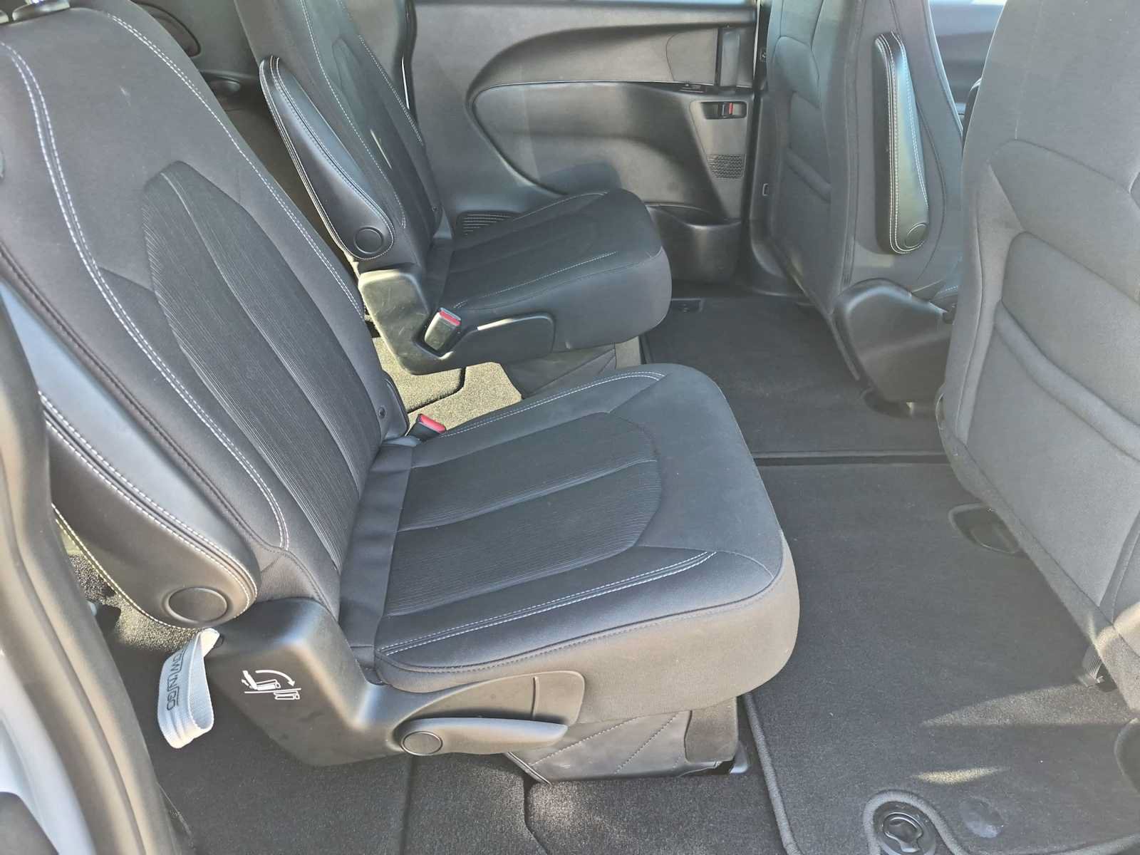 Used 2019 Chrysler Pacifica Touring Plus w/ S Appearance Package FWD image 20