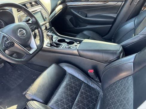 Used 2017 Nissan Maxima Platinum image 9
