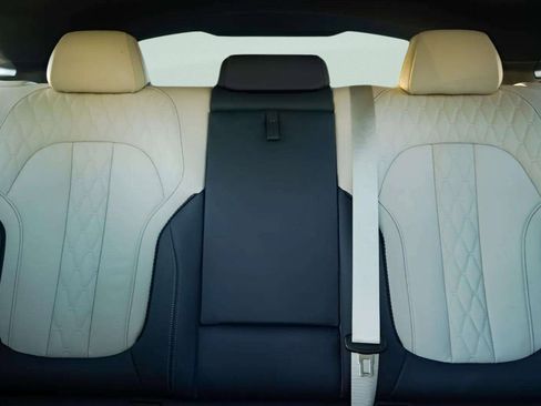 Used 2022 BMW X6 xDrive40i w/ Executive Package image 51