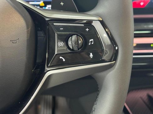 New 2026 BMW 530i xDrive w/ Premium Package image 30