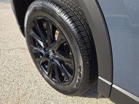 Used 2025 MAZDA CX-5 Carbon Edition image 13