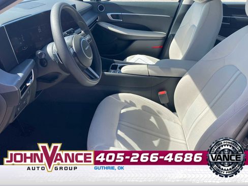 Used 2024 Hyundai Sonata SEL FWD image 3