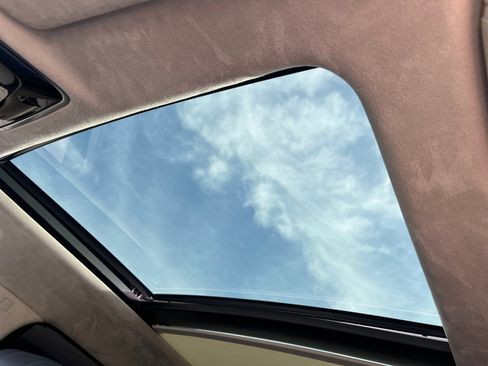 Used 2018 Land Rover Range Rover Long Wheelbase Supercharged image 32