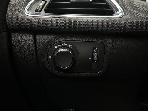 Used 2017 Chevrolet Cruze LS FWD image 18
