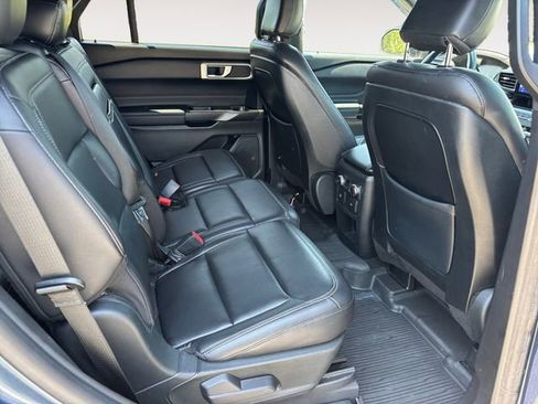 Used 2020 Ford Explorer XLT w/ Equipment Group 202A AWD/4WD image 13