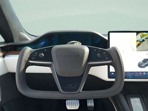 Used 2021 Tesla Model S Plaid image 35