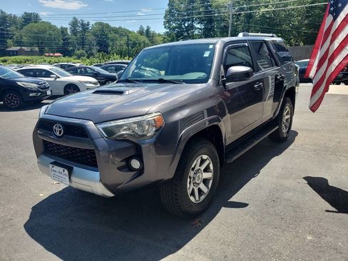 Used 2014 Toyota 4Runner Trail AWD/4WD image 4