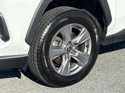 Used 2022 Toyota RAV4 XLE image 30