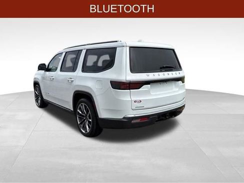 Used 2022 Jeep Wagoneer Series III w/ Premium Group I AWD/4WD image 5