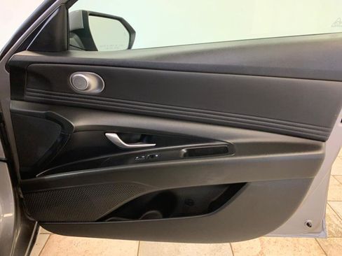 Used 2023 Hyundai Elantra SEL w/ Convenience Package image 50