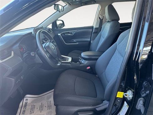 Used 2019 Toyota RAV4 XLE image 9
