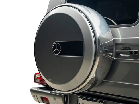 Used 2015 Mercedes-Benz G 63 AMG 4MATIC image 23