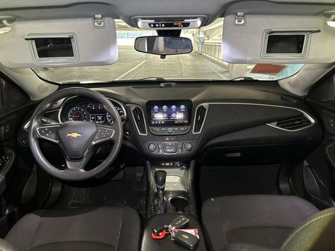 Used 2021 Chevrolet Malibu LS FWD image 6