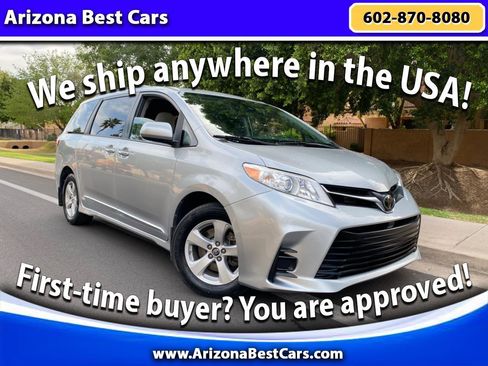 Used 2020 Toyota Sienna LE w/ LE Preferred Package image 1