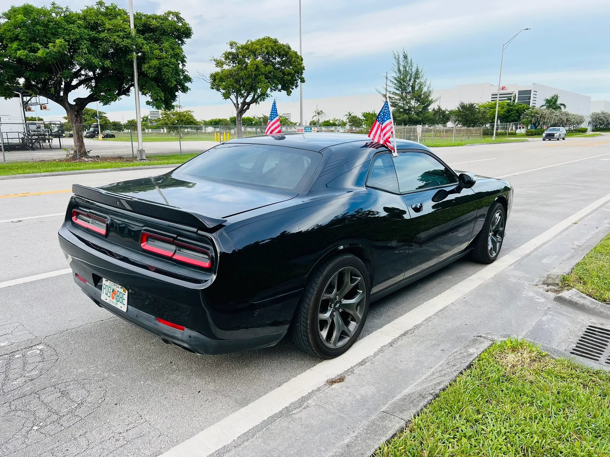 Used 2015 Dodge Challenger R/T w/ Quick Order Package 22B R/T RWD image 5