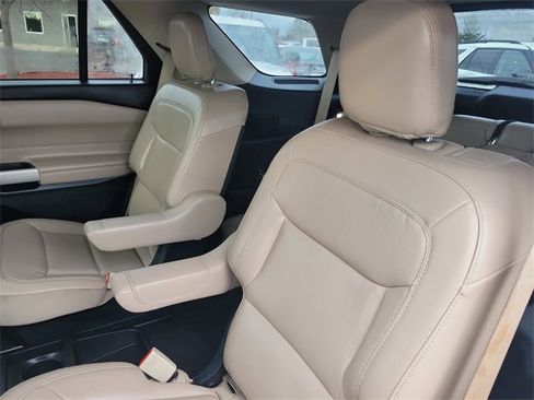 Used 2021 Ford Explorer XLT w/ Equipment Group 202A image 28