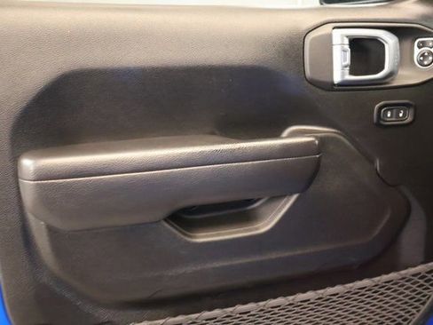 Used 2022 Jeep Gladiator Rubicon w/ Trailer Tow Package image 9