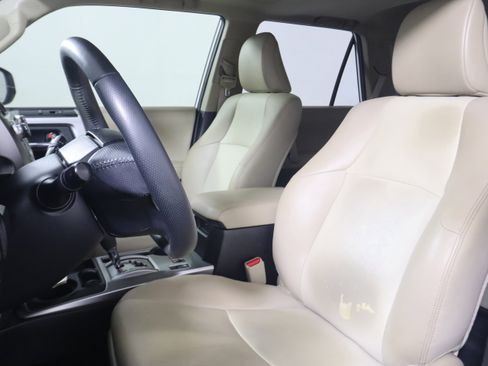 Used 2016 Toyota 4Runner SR5 Premium image 5