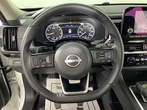 Used 2022 Nissan Pathfinder SV w/ SV Premium Package FWD image 22