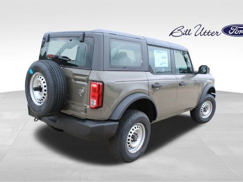 New 2025 Ford Bronco 4-Door image 3