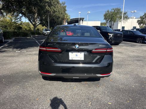 Certified 2025 BMW 530i xDrive image 5