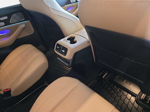 Certified 2024 Mercedes-Benz GLS 450 4MATIC image 11