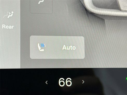 Used 2022 Tesla Model S image 8