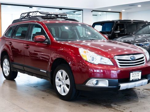 Used 2012 Subaru Outback 2.5i Limited w/ Moonroof Pkg image 3