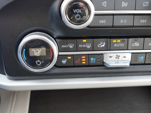 Certified 2024 Ford Expedition Limited image 32