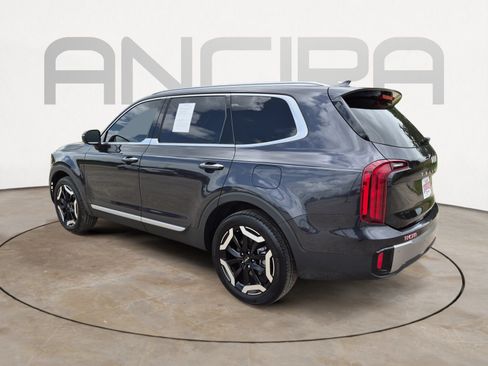 Used 2025 Kia Telluride S FWD image 8