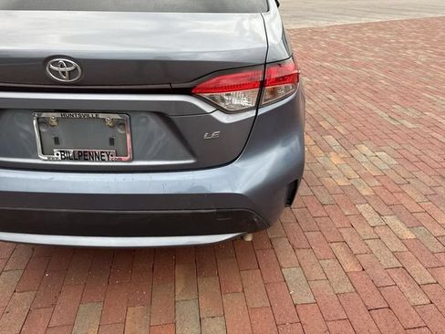 Used 2020 Toyota Corolla LE FWD image 12