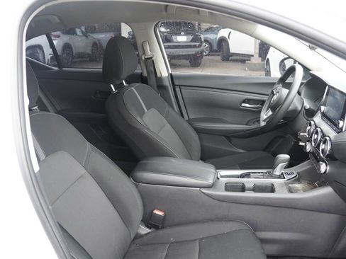 Used 2025 Nissan Sentra SV image 17