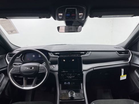 New 2025 Jeep Grand Cherokee L Altitude RWD image 7