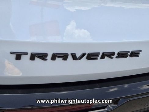 New 2026 Chevrolet Traverse RS w/ LPO, Floor Liner Package FWD image 17