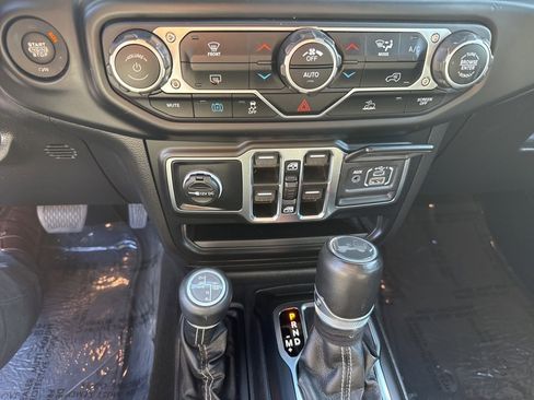 Used 2022 Jeep Wrangler Unlimited Sahara 4xe image 24