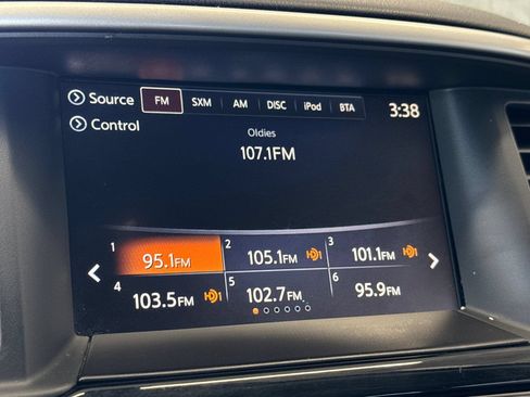 Used 2019 Nissan Pathfinder SV FWD image 19