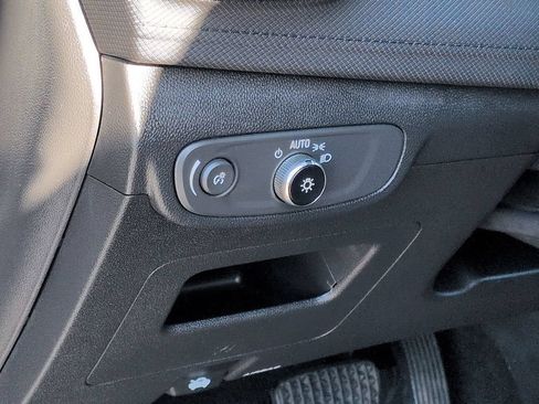 Used 2025 Chevrolet TrailBlazer LT FWD image 23